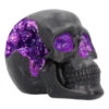 Geode Totenschädel Mit Violettem Gothic Glitter 1 Geode Totenschädel Mit Violettem Gothic Glitter -Halloween Dekorations Geschäft geode totenkopf mit violetten gothic glitzer geode skull with purple gothic glitter 39526 01